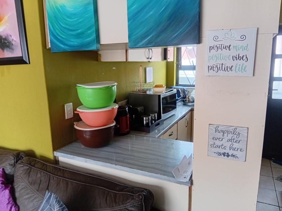 3 Bedroom Property for Sale in Ikwezi Park Western Cape